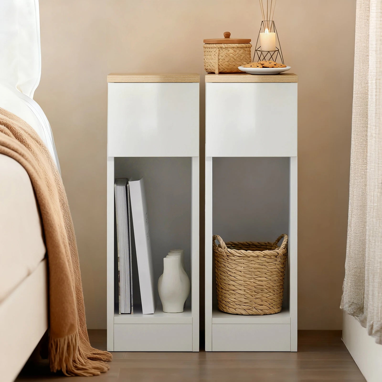 Lot de 2 tables de chevet blanches à plateau en bois