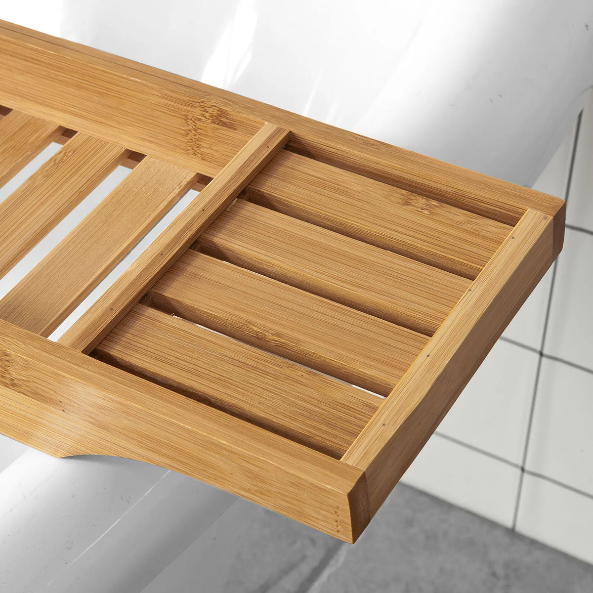 Étagère de salle de bain en bambou avec étagères Alcovea