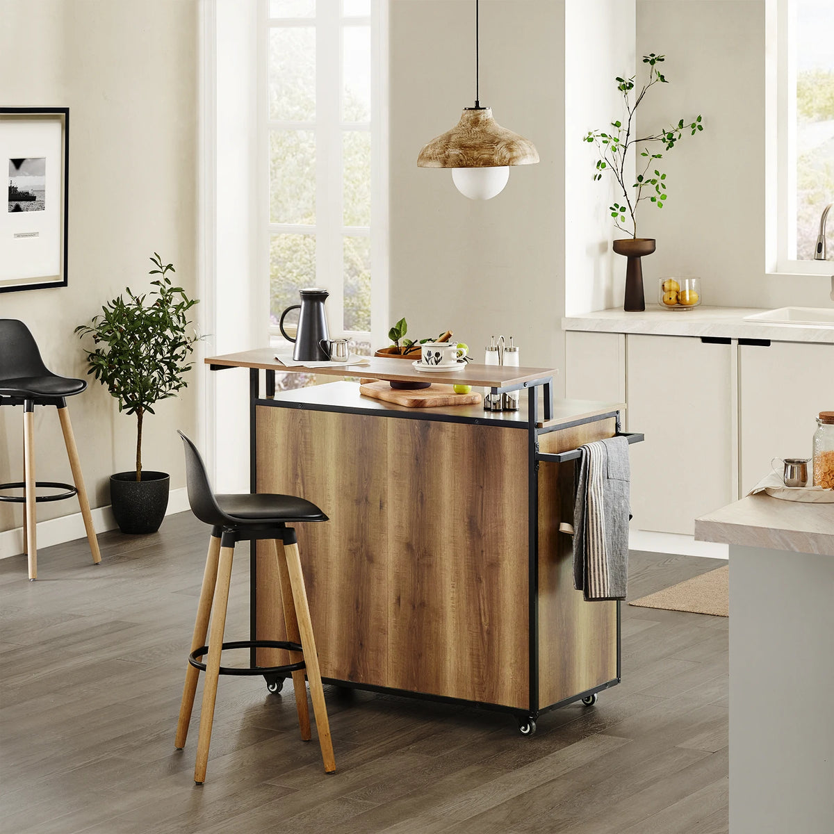 Îlot de cuisine sur roulettes avec portes et tiroirs Alcovea
